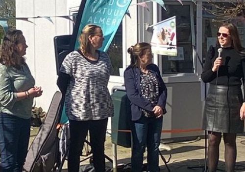 De Verwondering ontvangt de Groene Speld De Verwondering ontvangt de Groene Speld