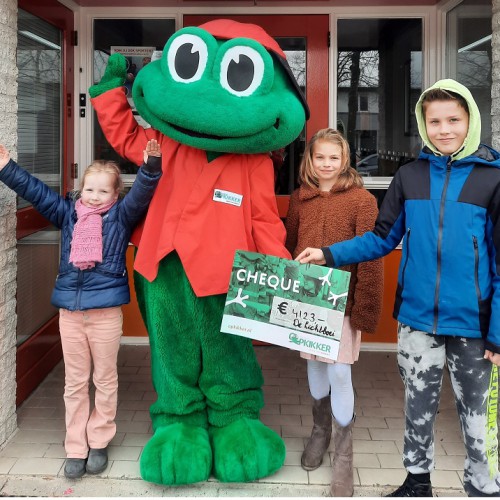 Basisschool De Lichtboei zamelt € 4123,- in met sponsorloop voor Stichting Opkikker