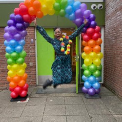 Angela Esajas benoemd tot Leraar van het Jaar 2021 Angela Esajas benoemd tot Leraar van het Jaar 2021