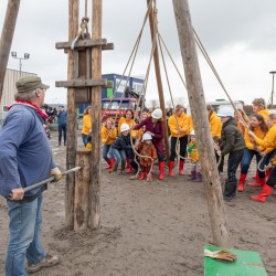 Feestelijke eerste paal voor De Verwondering Feestelijke eerste paal voor De Verwondering