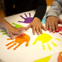 Noodopvang door scholen en kinderdagverblijven gecontinueerd